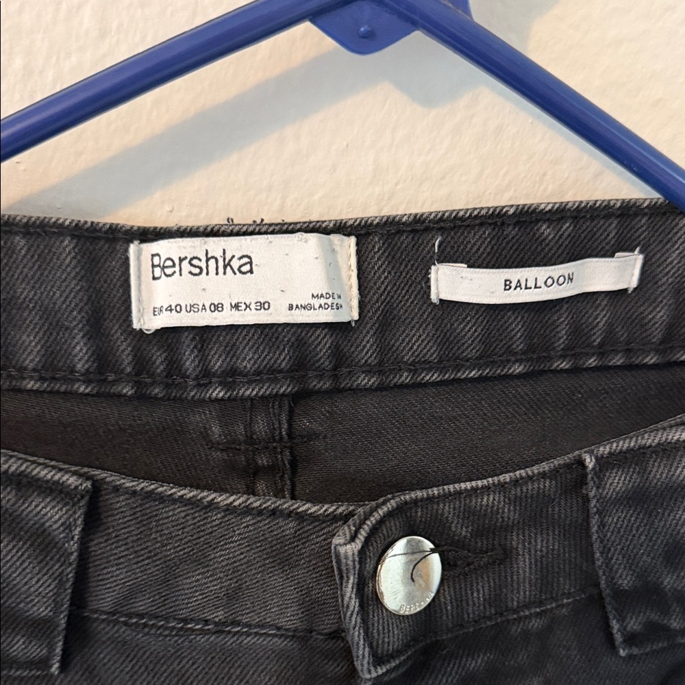 Bershka Balloon High-Rise Jeans in Charcoal Gray
